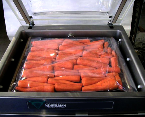Упаковка моркови в вакуумную упаковку